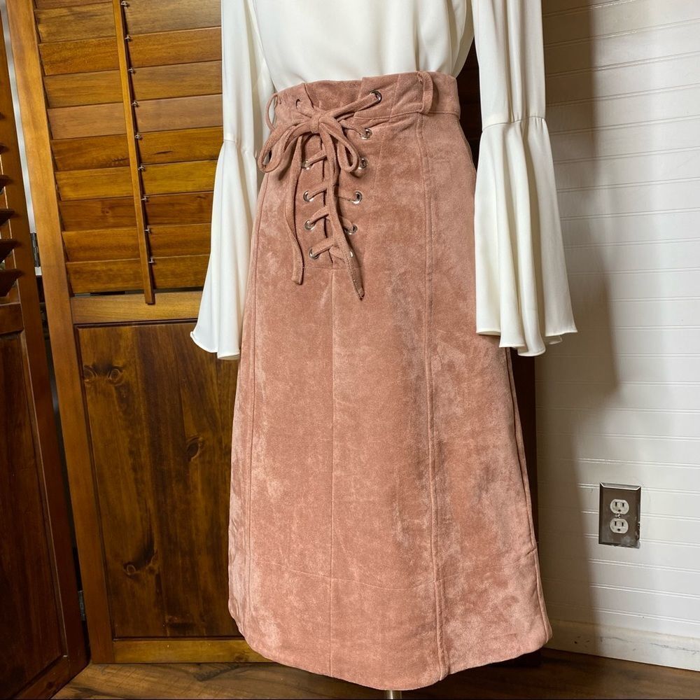 Gianni Bini Baked Pink Suede Lace Up Skirt NWT Size XSmall - Picture 4 of 9